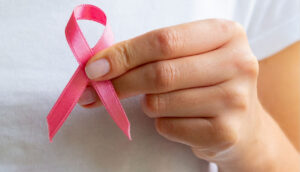 Minmujer y Minsalud activarán "Puntos Rosa" en todo el país para la prevención del cáncer de mama