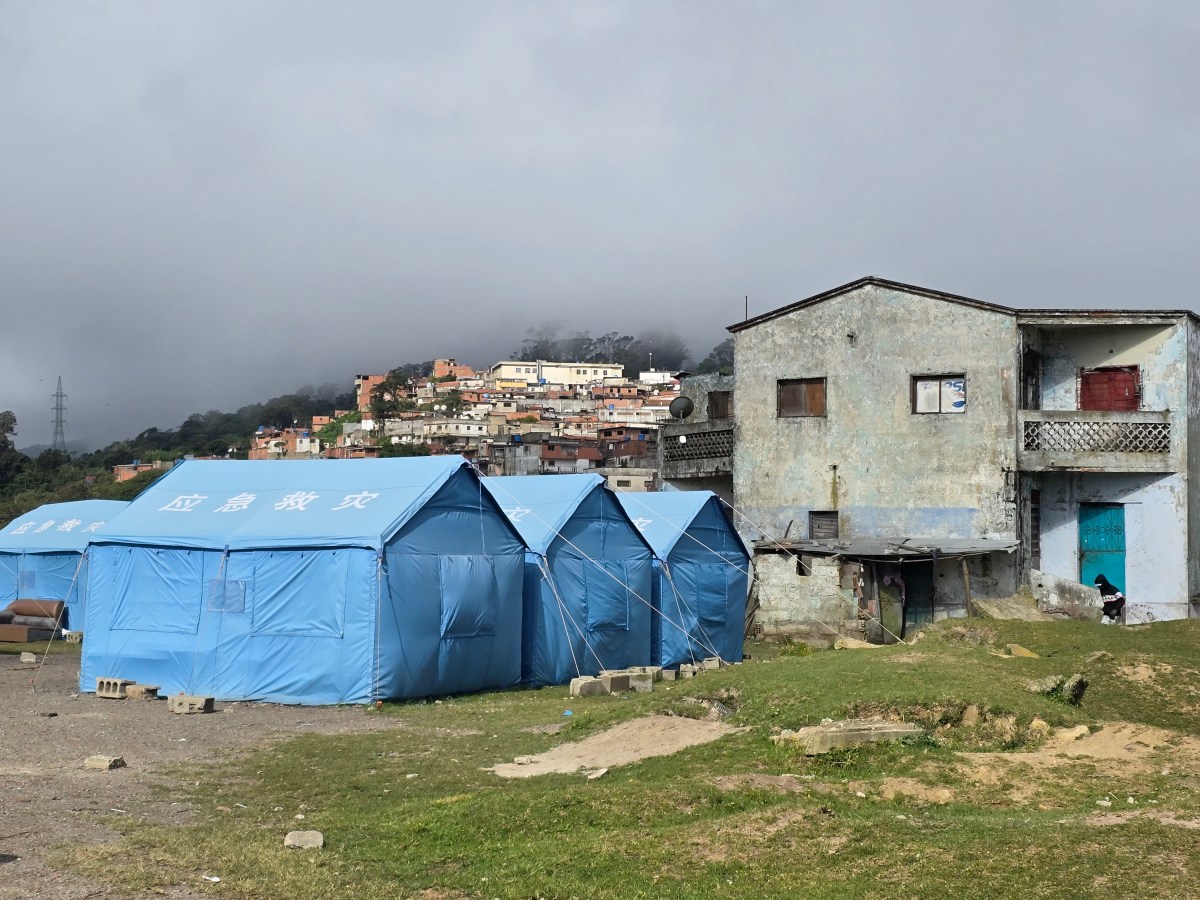 A tres meses de los terremotos, damnificados de El Junquito siguen a la espera de reubicación