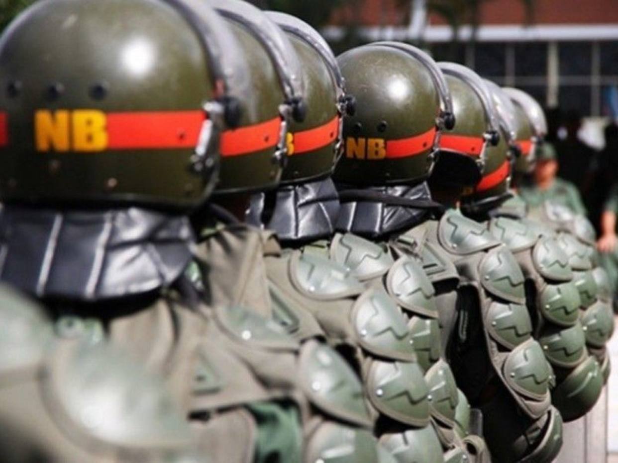 GNB captura en el Zulia a mujer que transportaba casi 400 detonadores ocultos con una faja táctica