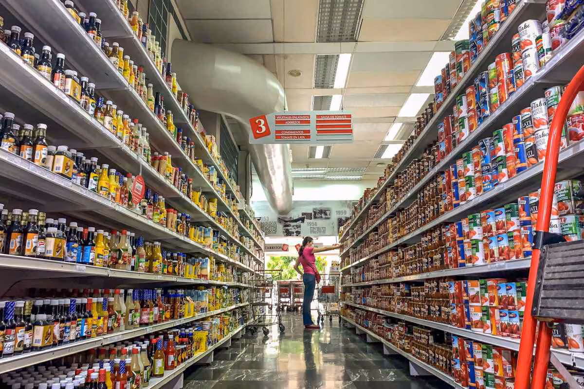 Crisis en Venezuela: Canasta alimentaria dispara su costo y supera los $755 en agosto