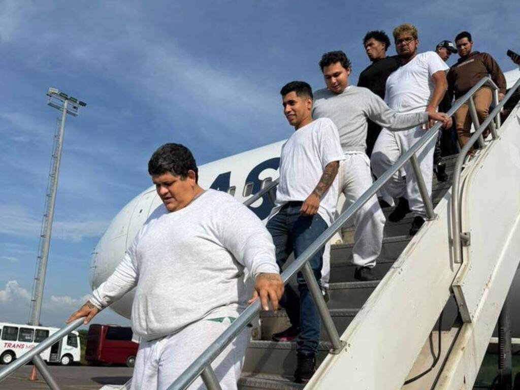 EE. UU. deporta a 379 venezolanos en dos vuelos que aterrizaron en Anzoátegui