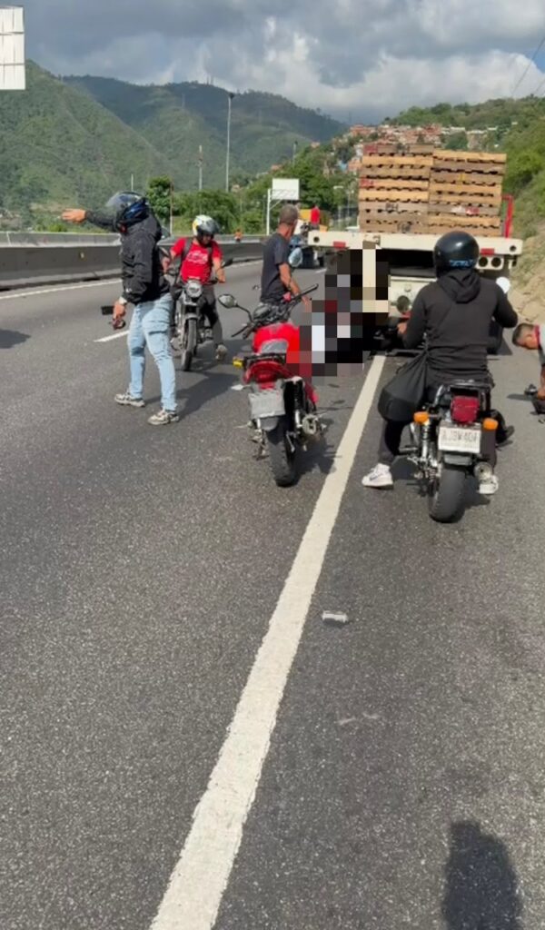 Tres personas perdieron la vida en accidentes de moto en la Valle-Coche y la Caracas-La Guaira