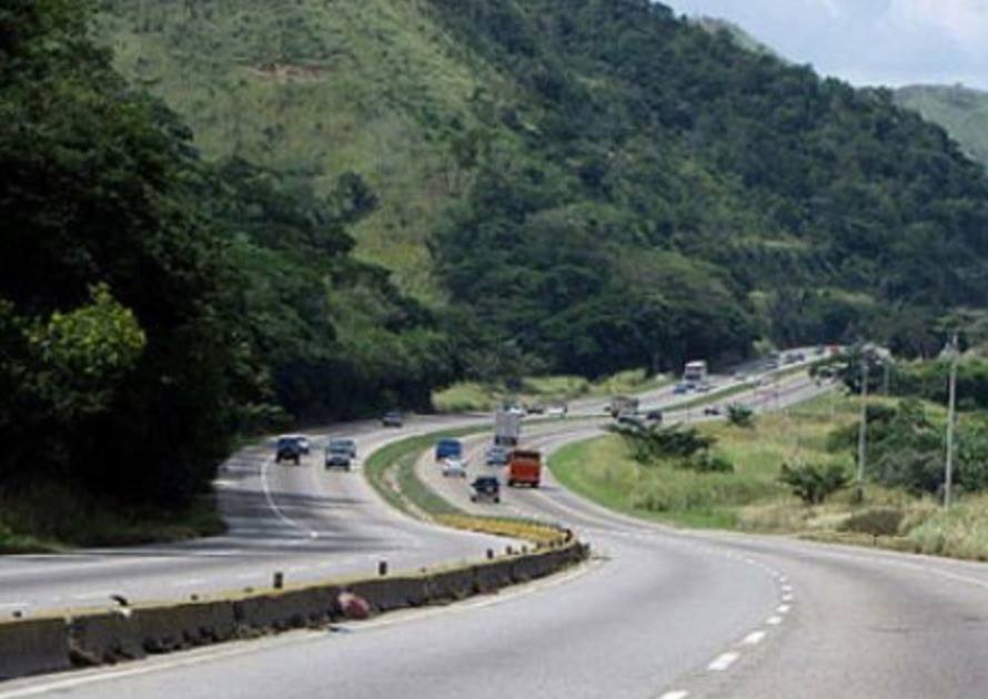Fallece hombre al chocar con su camión en la vía Valencia-Puerto Cabello
