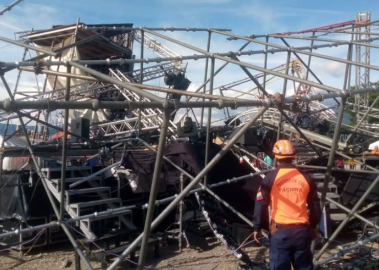 Tres heridos dejó el colapso de una tarima en San Cristóbal