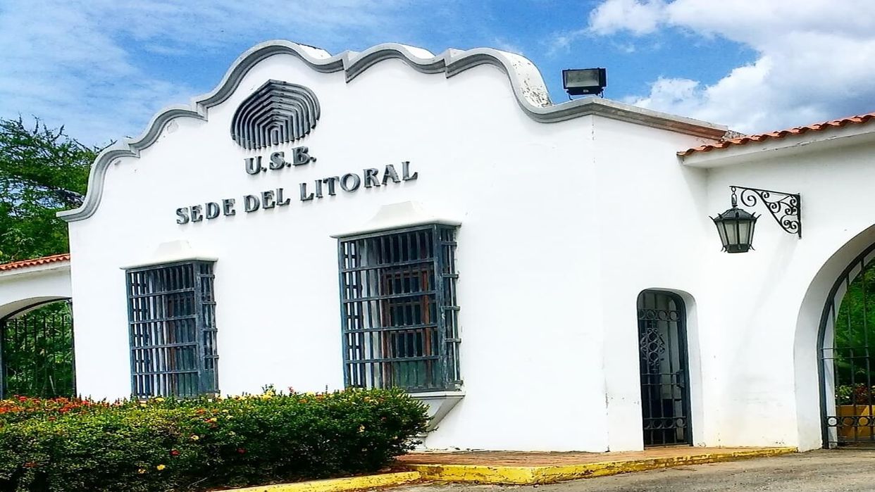 Unesco y Ministerio de Educación Universitaria recuperarán 12 universidades