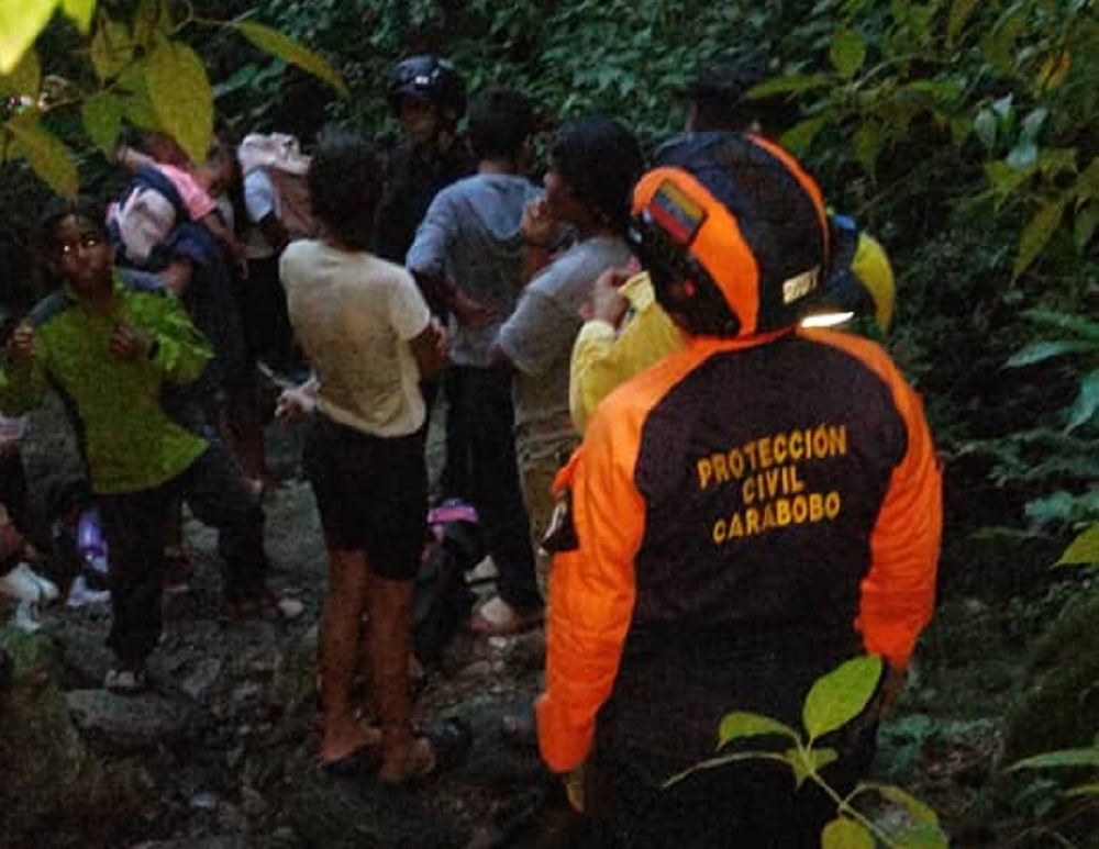 Cuerpos de rescate localizan a diez personas extraviadas en el cerro El Café