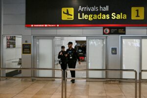 Detienen en Madrid a exfuncionario venezolano con 50 kilos de cocaína en Barajas