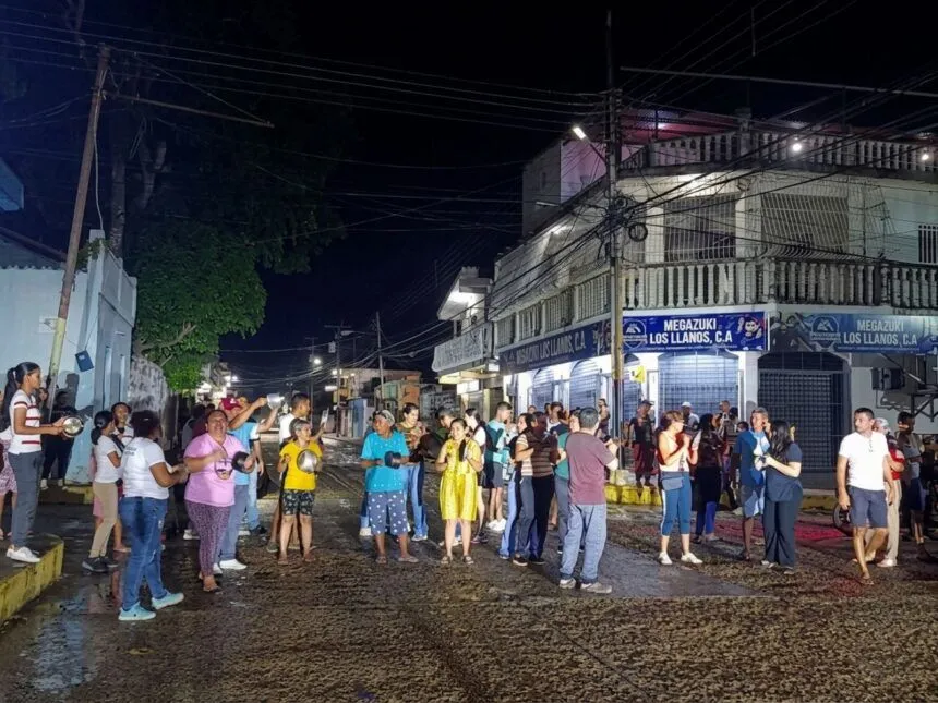 Apagones de hasta 16 horas desatan protestas nocturnas en varios estados del país