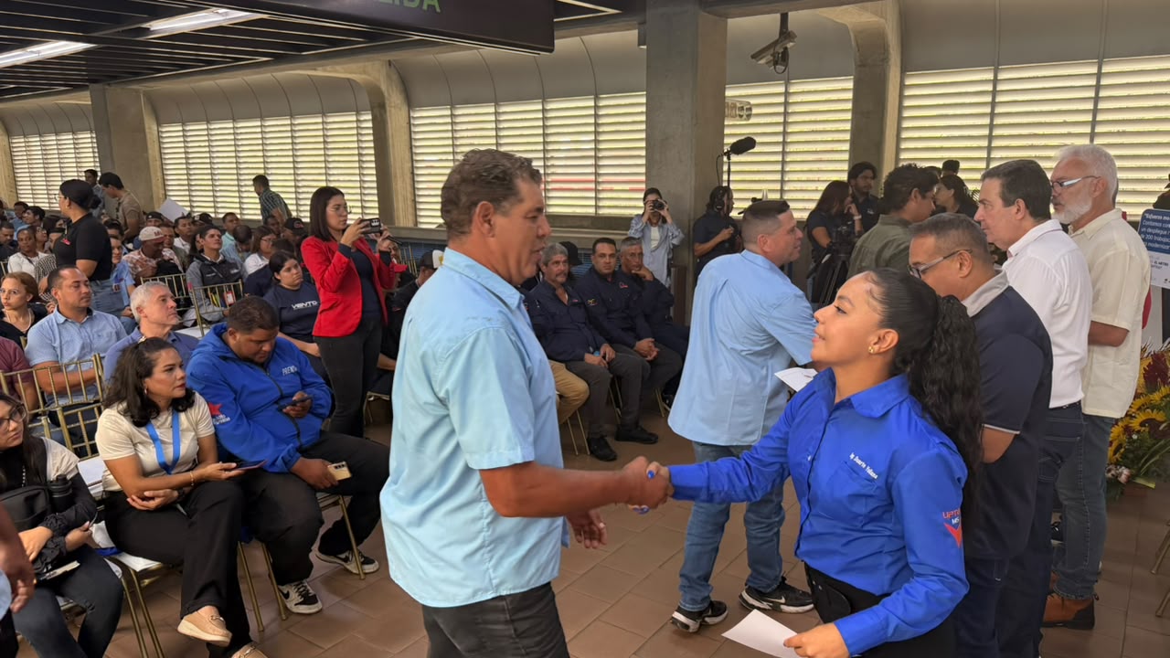 Metro de Caracas proyecta la sustitución de rieles y recuperación de trenes en todo el sistema