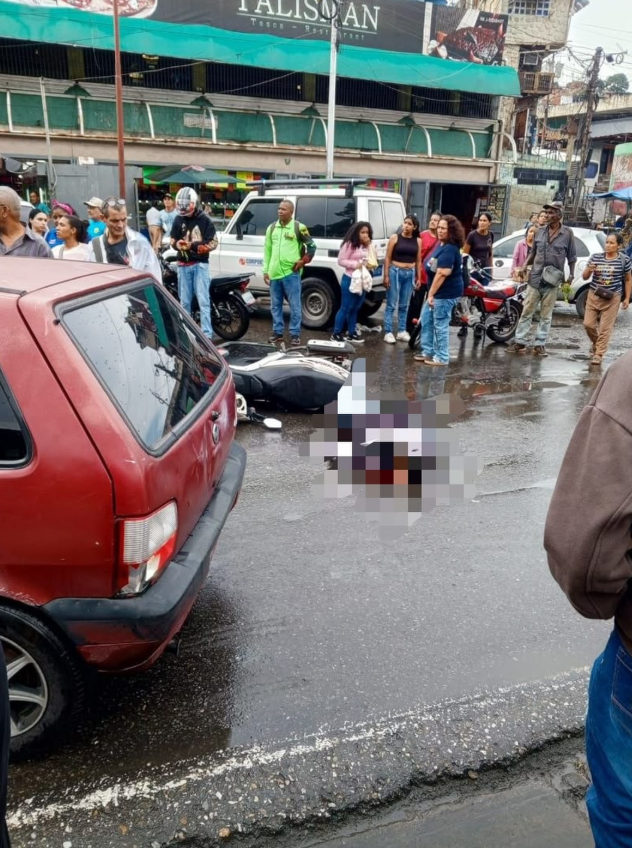 Accidente en la avenida principal de Carapita deja un motorizado fallecido y fuerte congestión vehicular