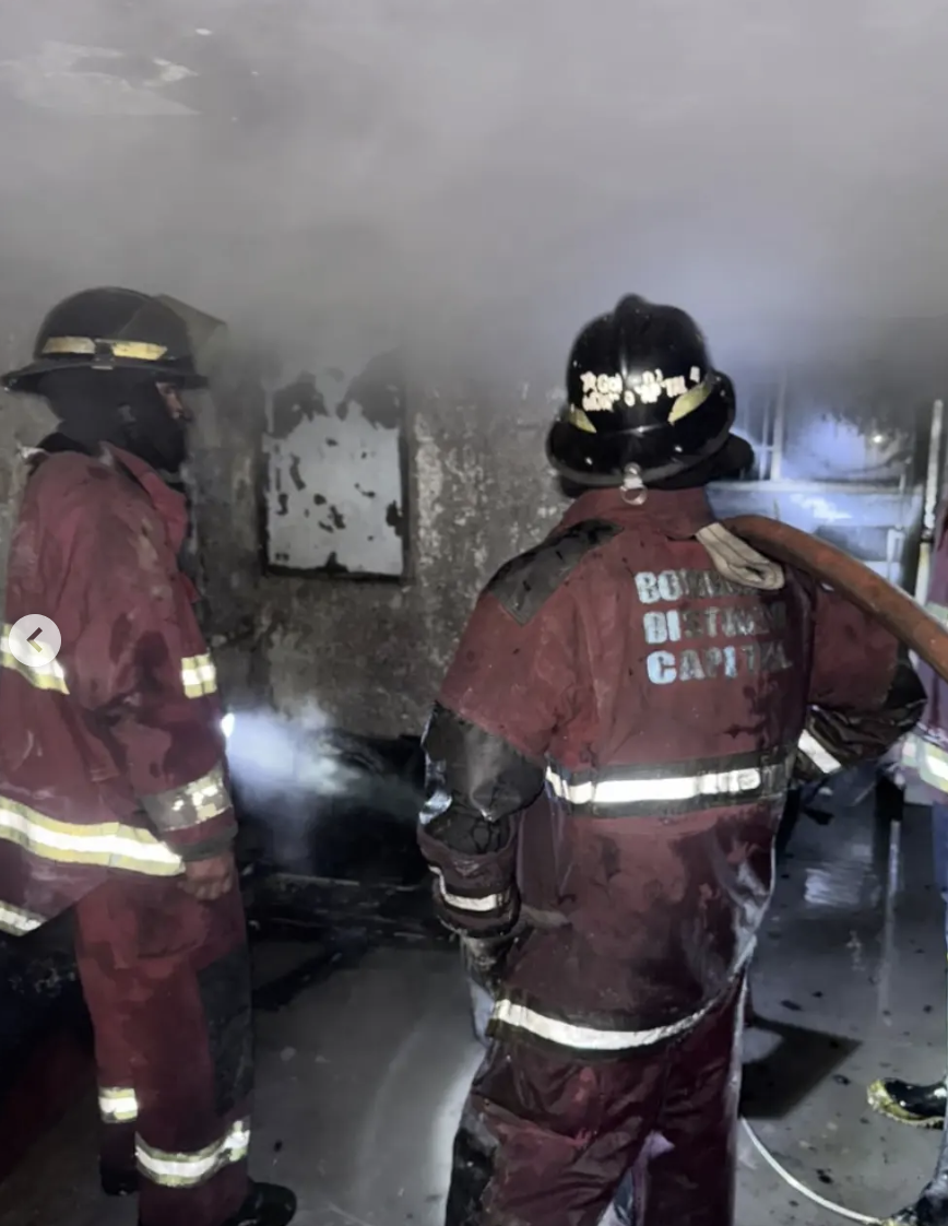Bomberos de Caracas controlan incendio en Casalta III