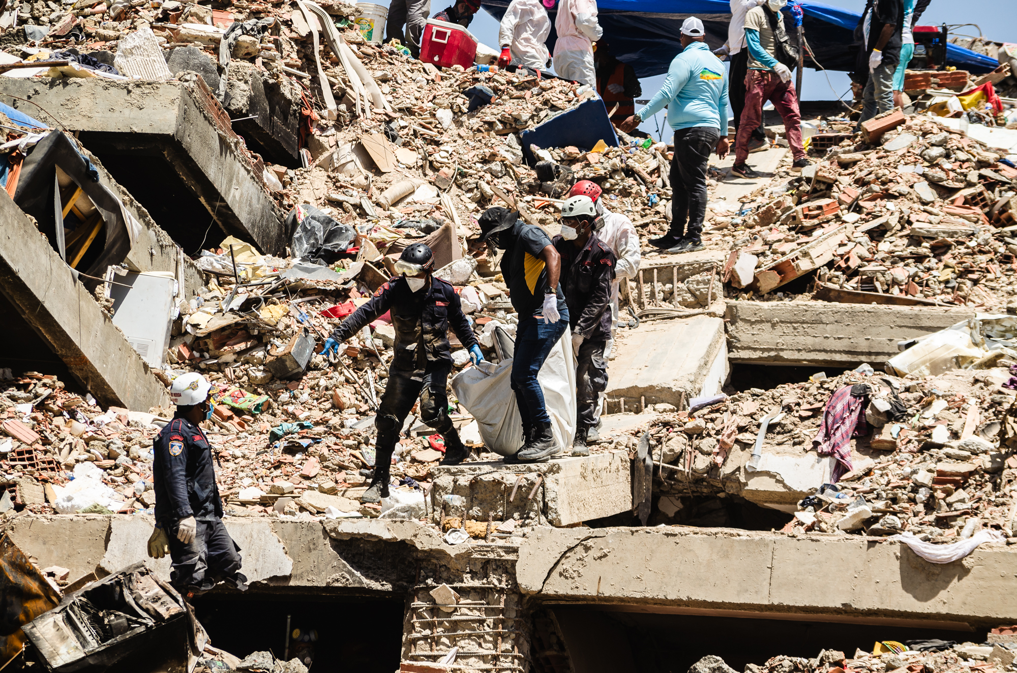 Gobierno nacional convoca a familiares para confirmar la identidad de 22 víctimas del terremoto
