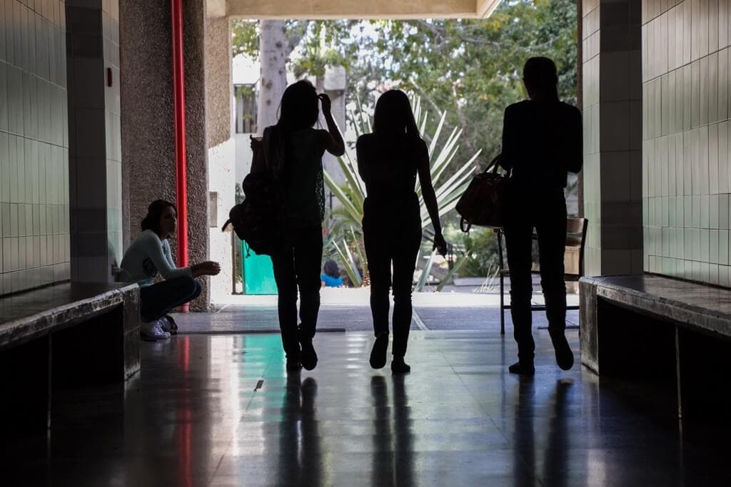 Hasta 300 dólares mensuales: El costo que deben asumir los universitarios para estudiar en Venezuela