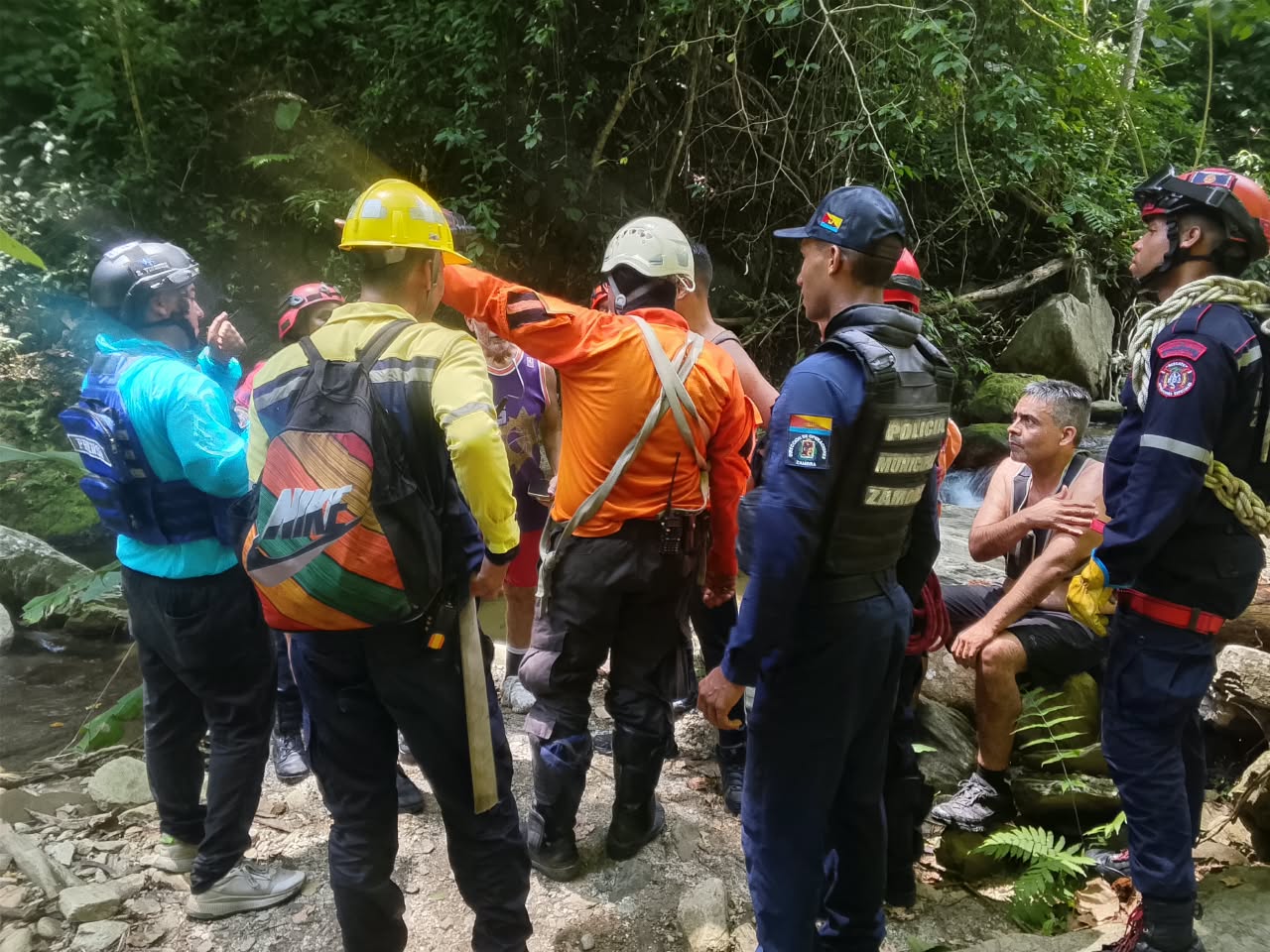 Operativo mixto rescata con vida a dos ciudadanos extraviados cerca del Pozo Las Madamas