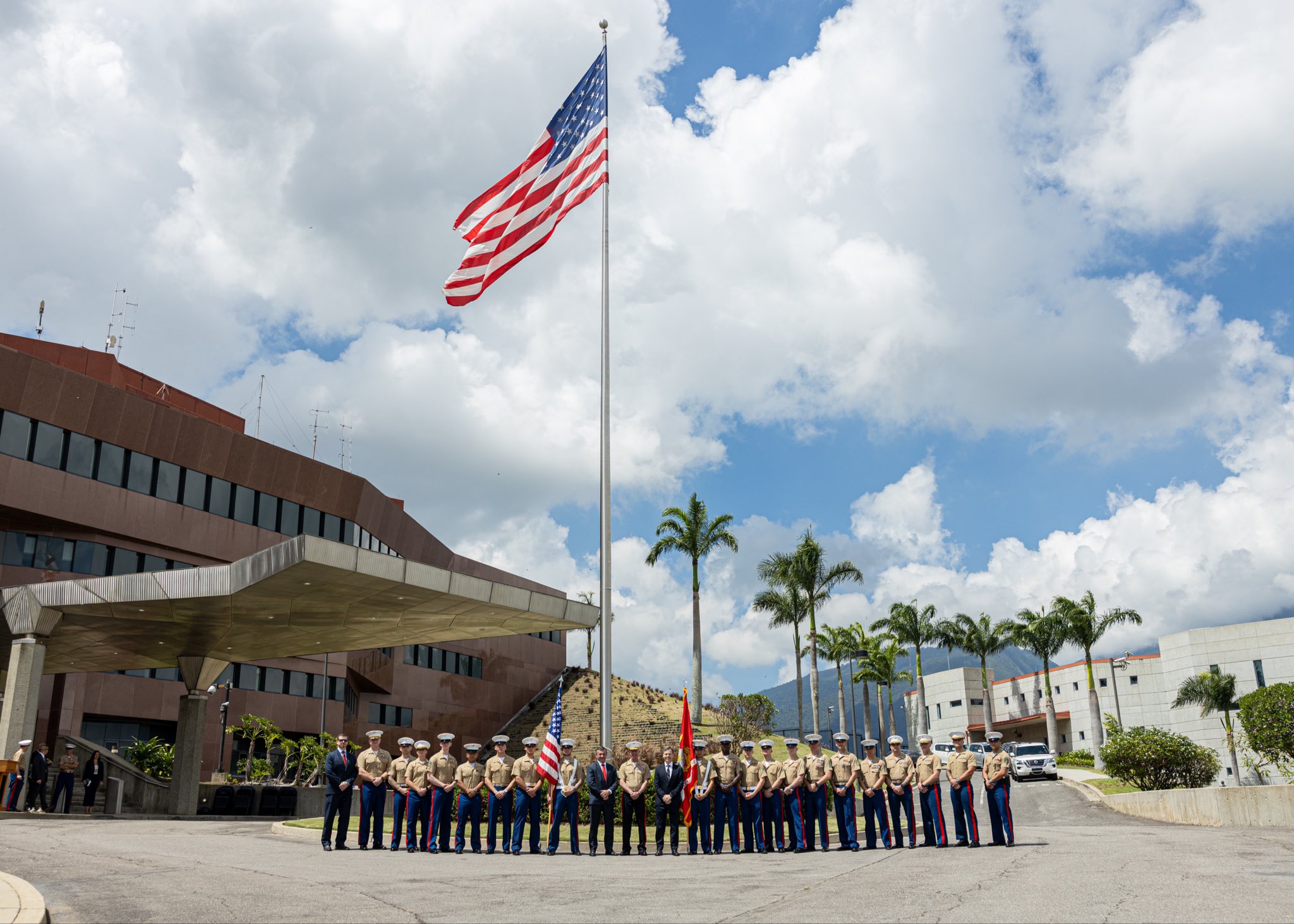 EE. UU. reactiva la Guardia de Seguridad Marina en su embajada en Caracas